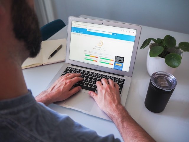 WordPress site speed and performance report on screen